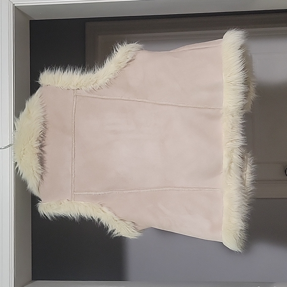 EUC - Carina Bone Suede Vest with Cream Fur Accents, Size L - Picture 5 of 13